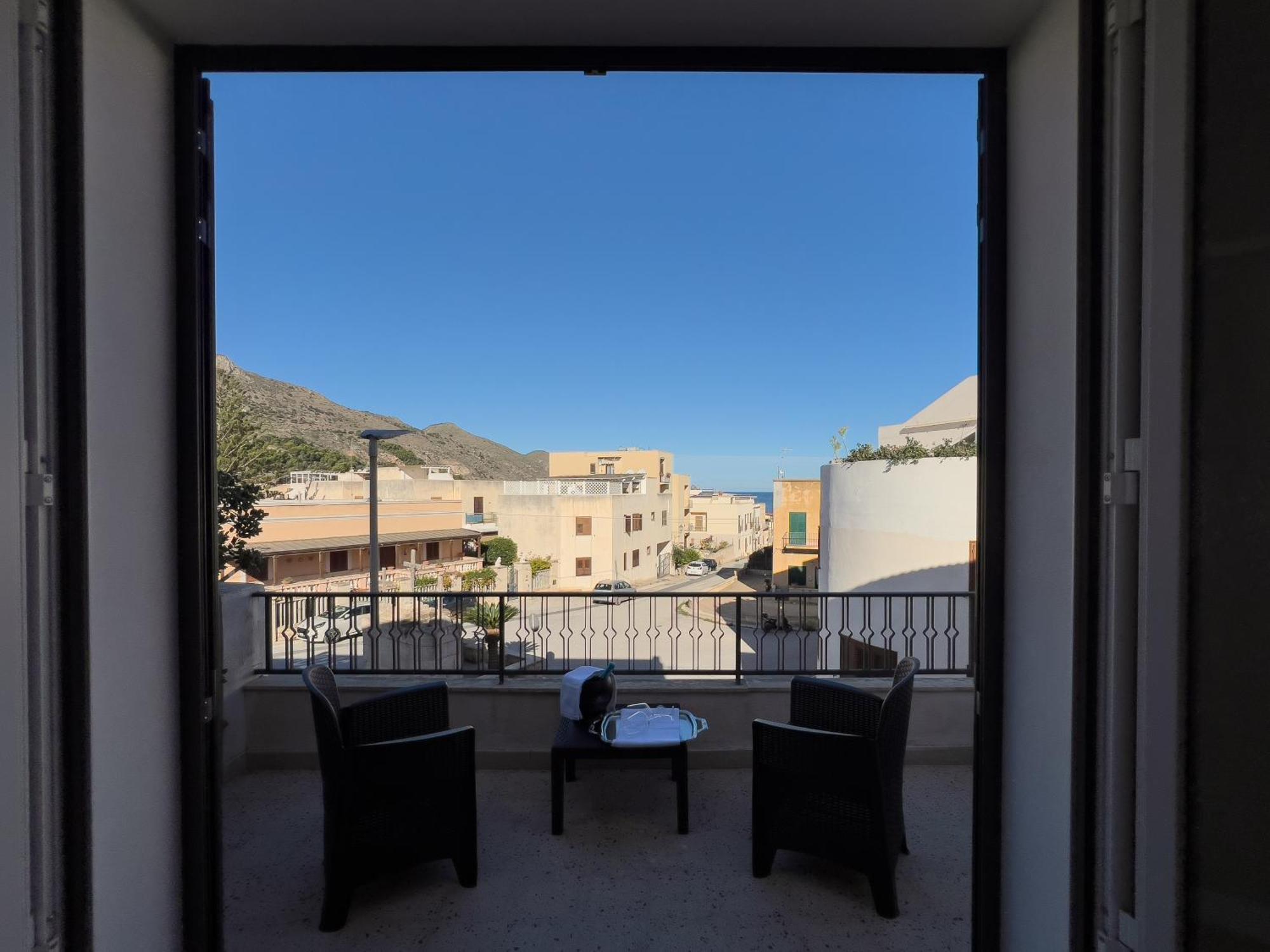 Ponente & Maestro Rooms Favignana Exteriör bild